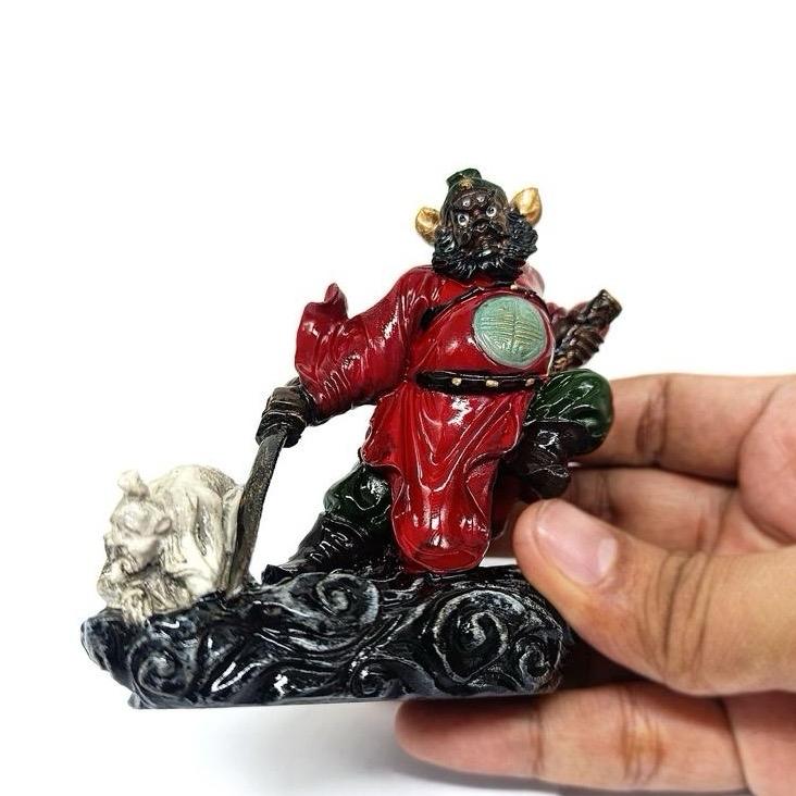 Fengshui Chung Kwei Night Spot Protection Chung Kwei Statue figurine Ornaments Decor Door Evil