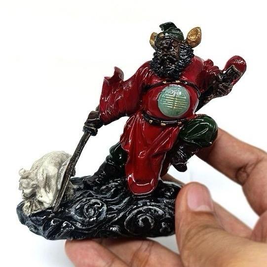 Fengshui Chung Kwei Night Spot Protection Chung Kwei Statue figurine Ornaments Decor Door Evil